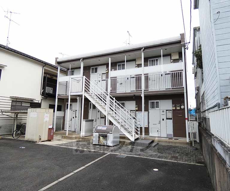 レオパレス紅雪北の外観写真