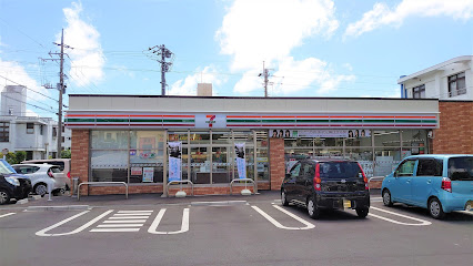 コンビニ　セブン-イレブン 豊見城中央店（コンビニ）まで1333m