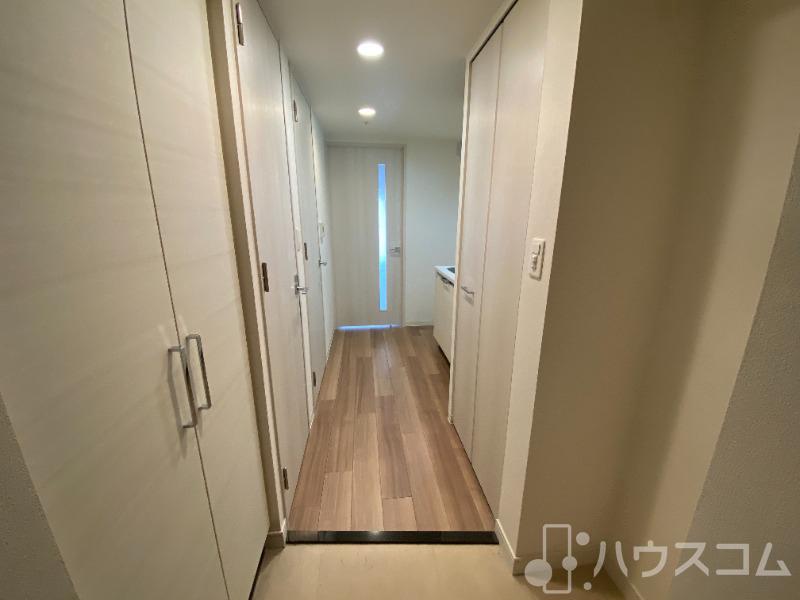 玄関　玄関を一歩入ると・・・こんな感じです。