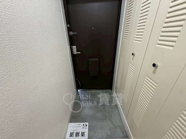 阪急宝塚線 岡町駅 徒歩17分 4階建 築39年の玄関写真
