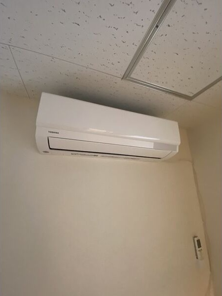 その他設備　夏もカラッと快適なエアコン付き♪