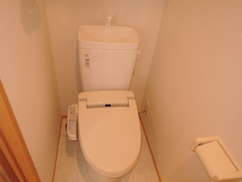 大阪モノレール本線 少路駅 徒歩13分 3階建 築49年のトイレ写真