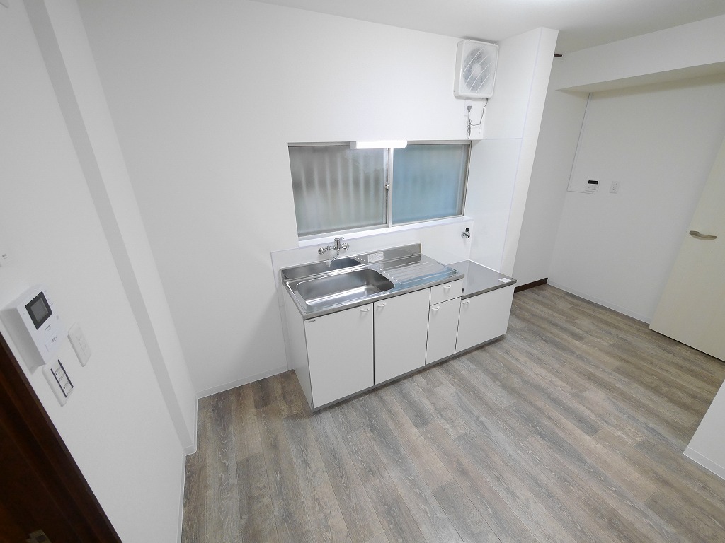 鈴蘭台東町2丁目戸建のキッチン写真