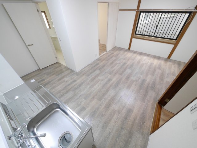 鈴蘭台東町2丁目戸建の居間写真