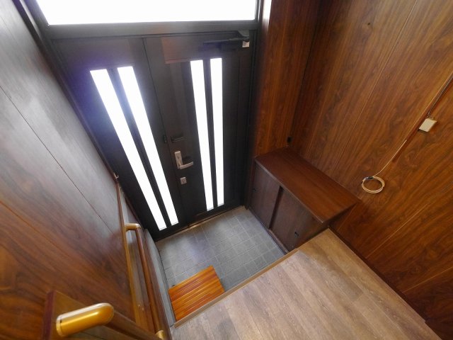 鈴蘭台東町2丁目戸建の玄関写真