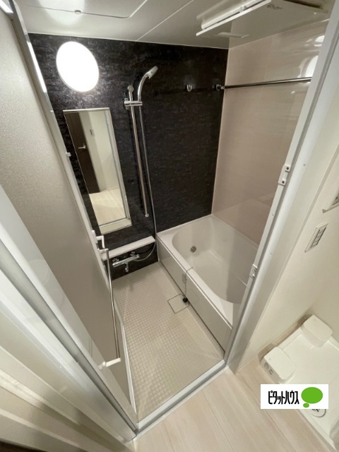 バス・シャワールーム　※別部屋参考写真