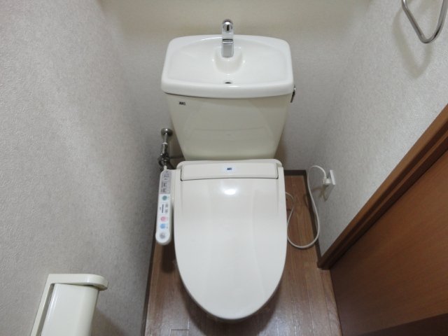 トイレ　シャワー付トイレ