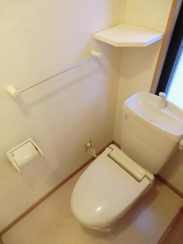 トイレ　窓付きのトイレ