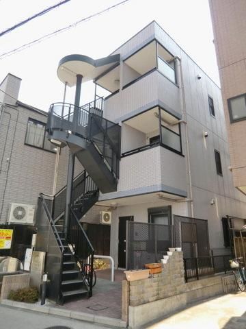 建物外観　綾瀬駅まで徒歩１０分　２駅利用可能