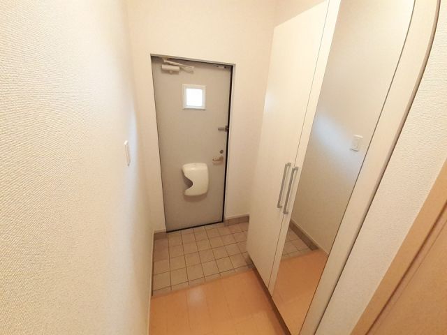 サンリット・Mの玄関写真