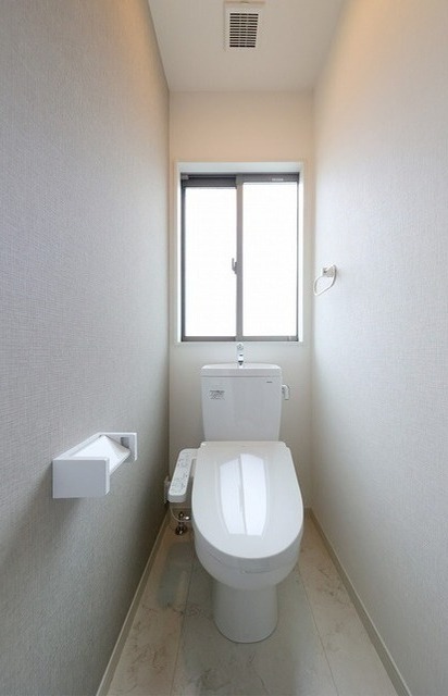 地下鉄七隈線 次郎丸駅 徒歩12分 2階建 築4年のトイレ写真