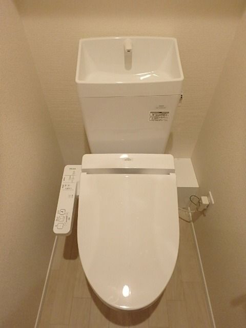 ＪＲ京浜東北線 浦和駅 徒歩7分 4階建 築11年のトイレ写真