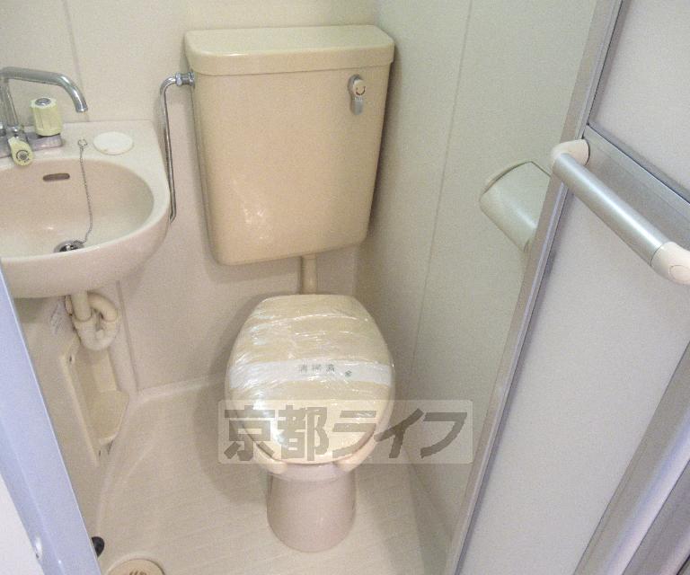 京阪本線 橋本駅 徒歩5分 4階建 築32年のトイレ写真