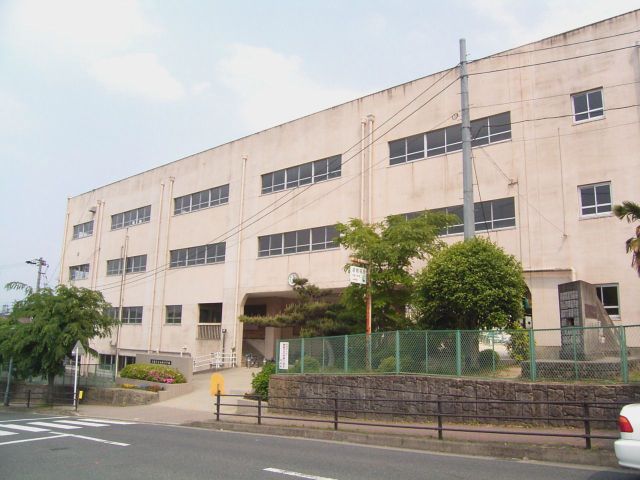 小学校　市立名張小学校（小学校）まで600m