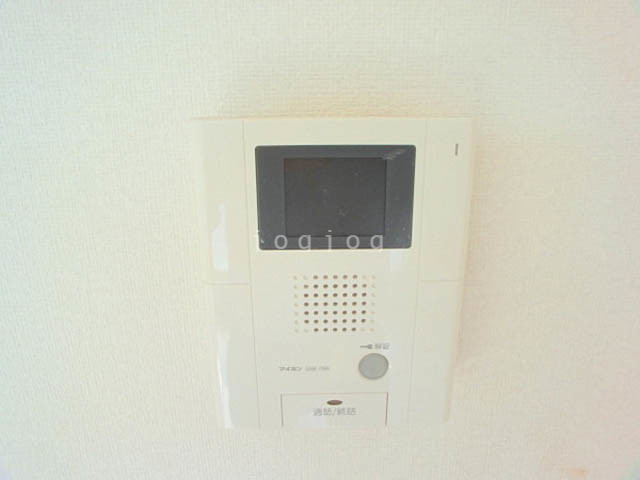 セキュリティ　モニター付きインターホンで来客確認も安心です！