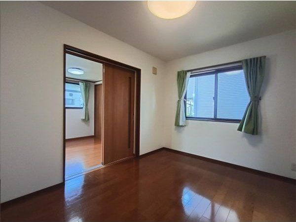 旭ケ丘4丁目M戸建の居間写真