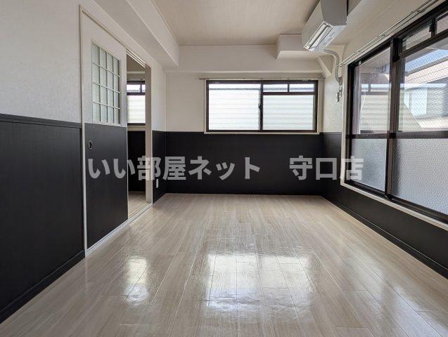 東洋プラザしろきたの居間写真