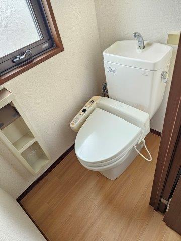 ＪＲ日光線 鶴田駅 徒歩10分 2階建 築27年のトイレ写真