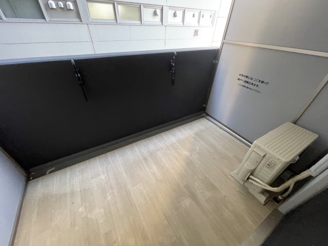 バルコニー　同物件別部屋写真