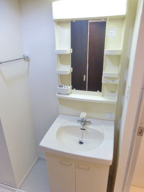 洗面設備　★キレイな独立洗面台です★