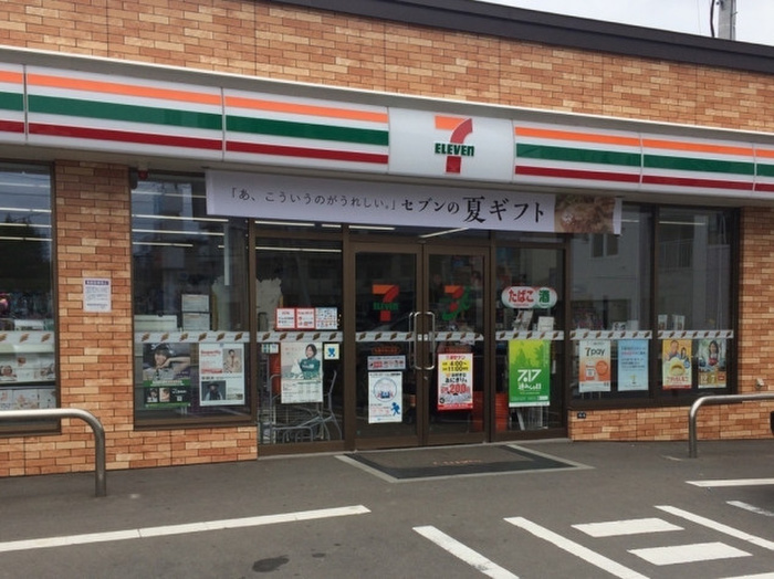 コンビニ　セブンイレブン（コンビニ）まで78m