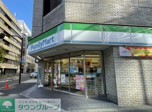 コンビニ　ファミリーマート西新橋二丁目店（コンビニ）まで210m