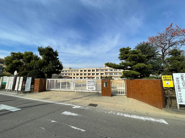 小学校　豊山町立豊山小学校（小学校）まで343m