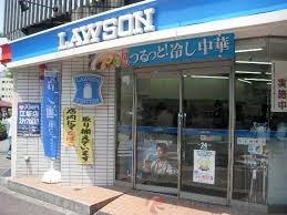 コンビニ　ローソン江坂駅南口店（コンビニ）まで274m
