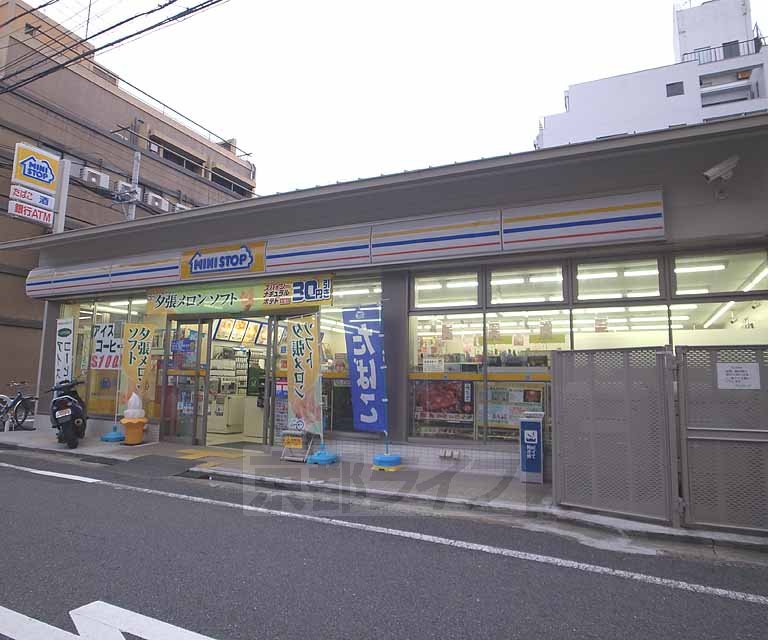 コンビニ　ミニストップ京都室町通万寿寺店（コンビニ）まで50m