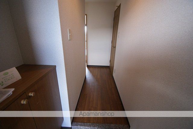 京阪宇治線 三室戸駅 徒歩15分 7階建 築28年の玄関写真