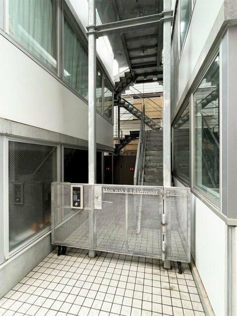 都営大江戸線 門前仲町駅 徒歩5分 5階建 築8年の外観写真