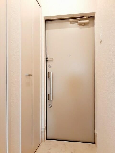 東武東上線 川越駅 徒歩18分 3階建 築4年の玄関写真