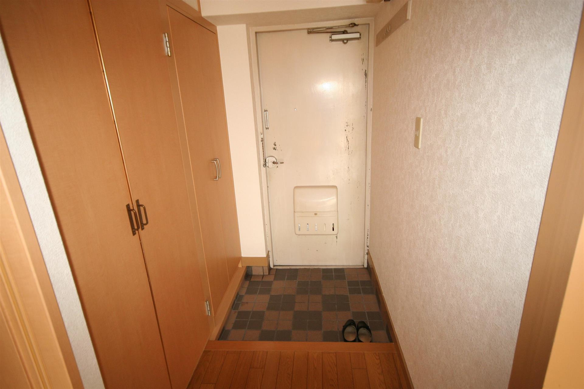 天神ビルの玄関写真