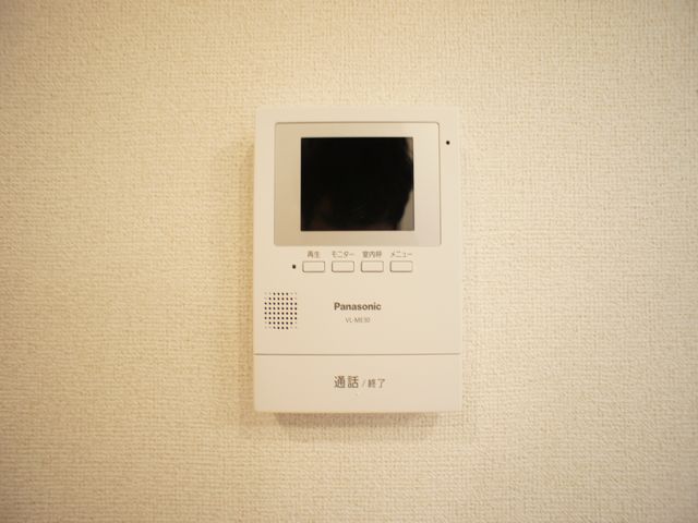 セキュリティ　訪問者の確認ができるTVドアホン付きです♪