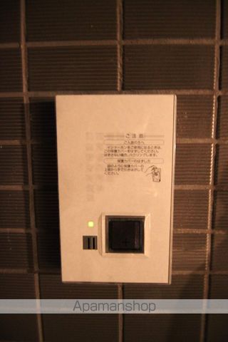 ＪＲ山手線 池袋駅 徒歩10分 10階建 築13年の玄関写真