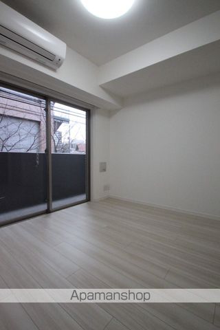 ＪＲ山手線 池袋駅 徒歩10分 10階建 築13年の居間写真
