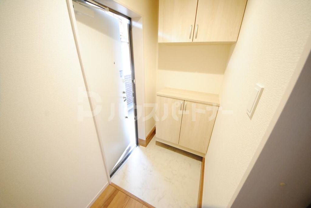 リーブルファイン中央区本町西の玄関写真
