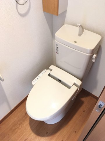 トイレ　清潔感のあるトイレです