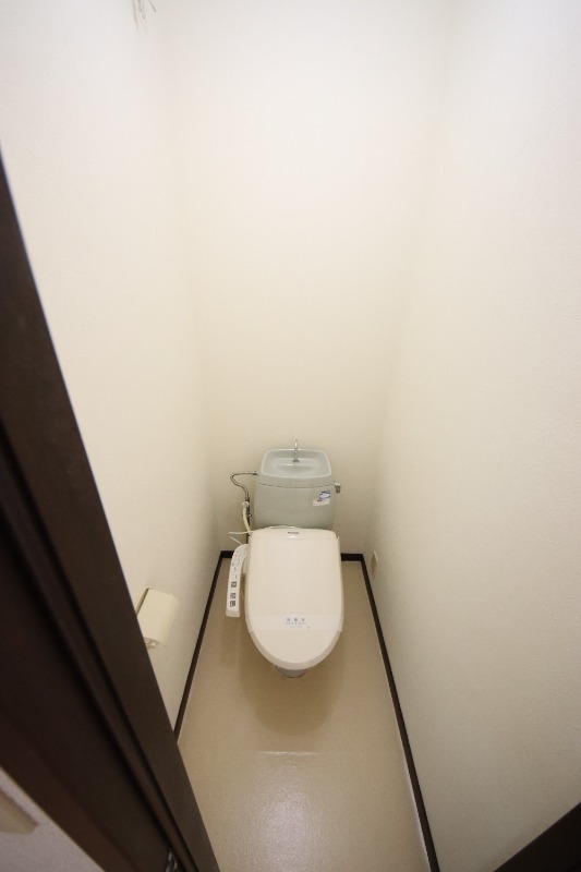 阪神武庫川線 洲先駅 徒歩2分 2階建 築35年のトイレ写真