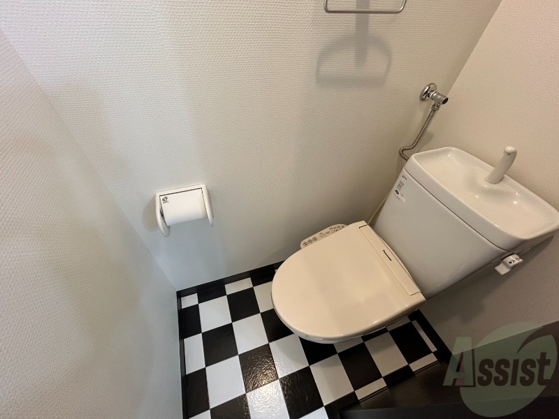 トイレ　ウォシュレット機能がついたトイレ。安心して使用できますね。