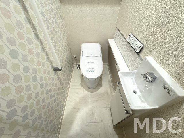 ＪＲ高徳線 徳島駅 徒歩23分 3階建 築4年のトイレ写真