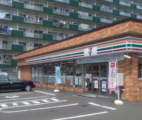コンビニ　セブンイレブン札幌北10条東店（コンビニ）まで92m