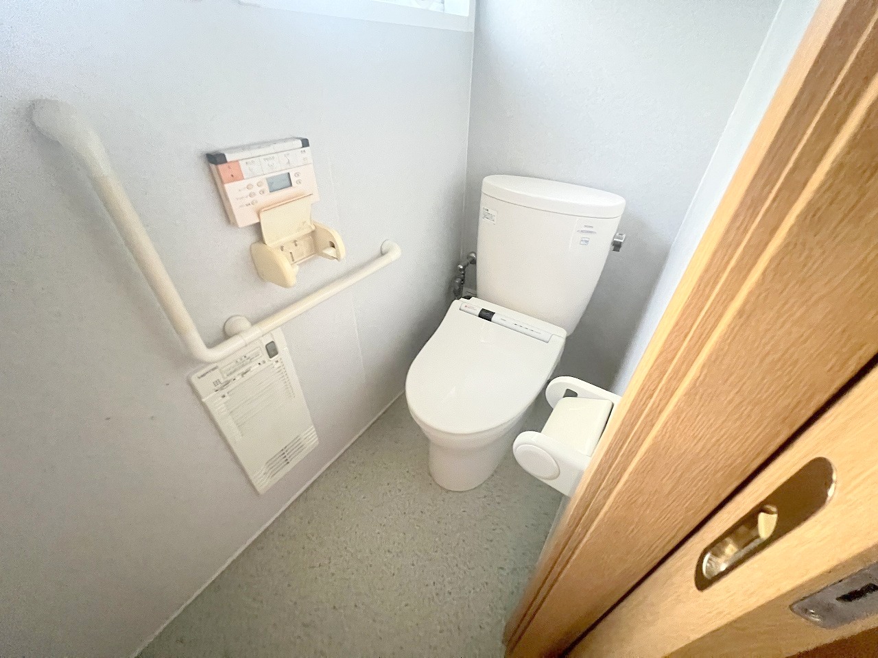 近鉄奈良線 瓢箪山駅 徒歩8分 2階建 築65年のトイレ写真
