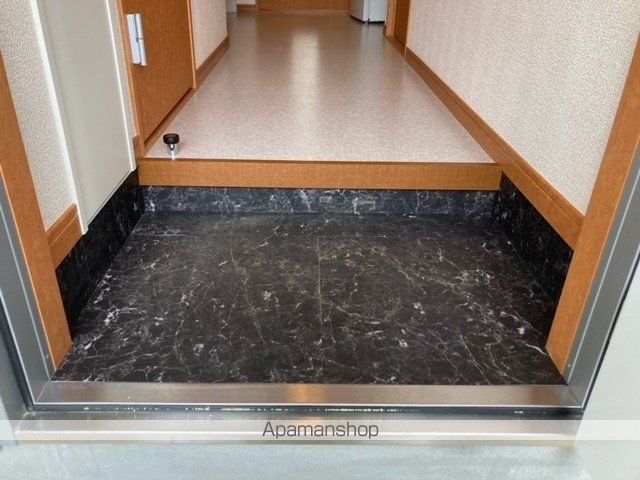 レオパレスエクシールIIの玄関写真