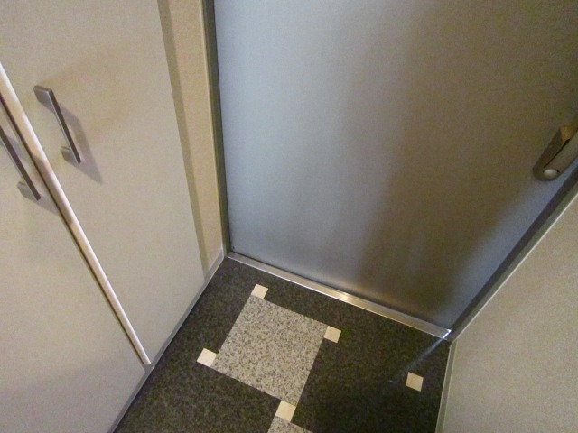 玄関　他部屋写真参考