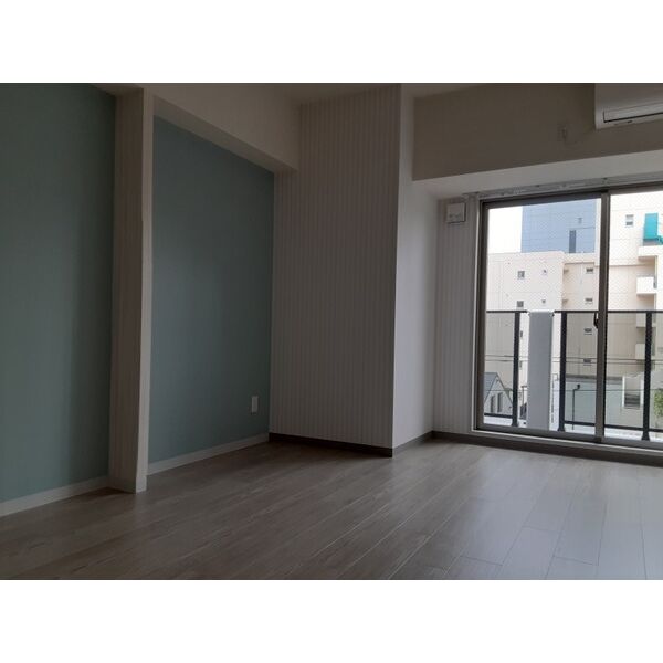 RLis house大阪ベイサイドシティの居間写真
