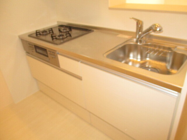 キッチン　キッチン　３口コンロ