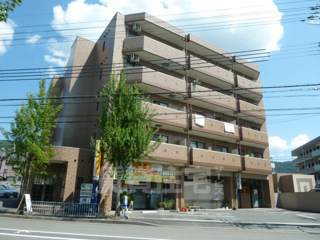 地下鉄東西線 石田駅 徒歩10分 築32年