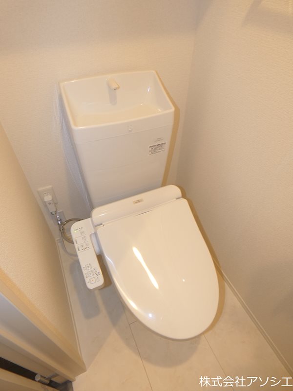 トイレ　ウォシュレット便座