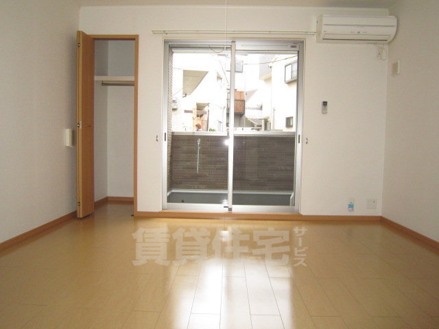 ＪＲ阪和線 鳳駅 徒歩21分 2階建 築19年の居間写真